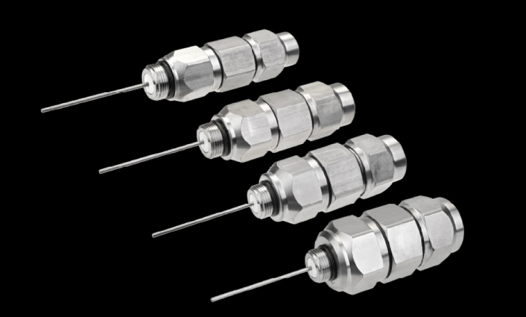 Set of size-matched pin connectors for different hardline series